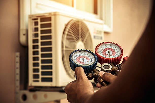 Professional Ac Installation technician working in Voss, TX